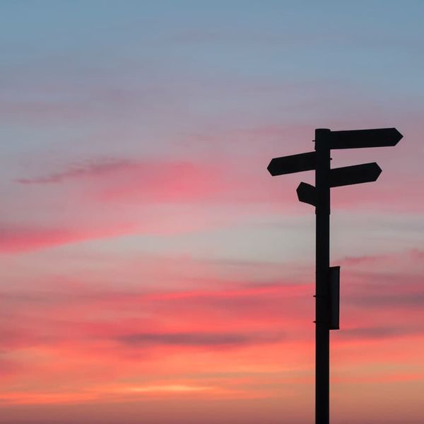 Roadsign with various choices - By Javier Allegue Barros